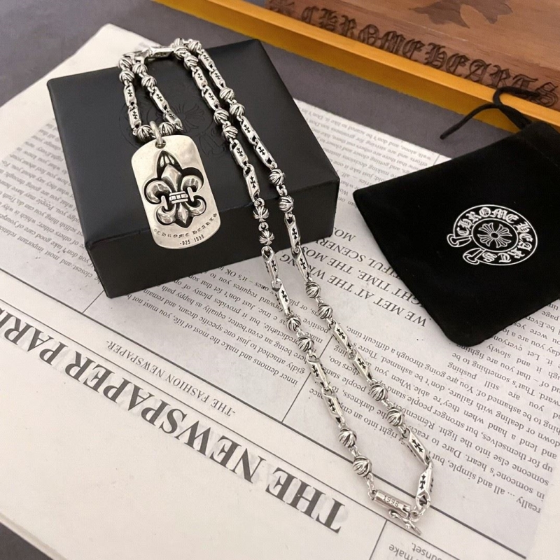 Ch**me He**ts necklaces